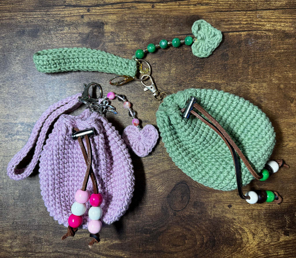 Crochet keychain with pouch - Pink